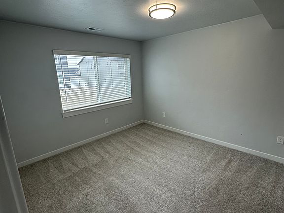4th image of 1002 N Freeman Dr #B