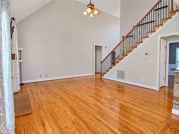 5th image of 192 Loganberry Ct