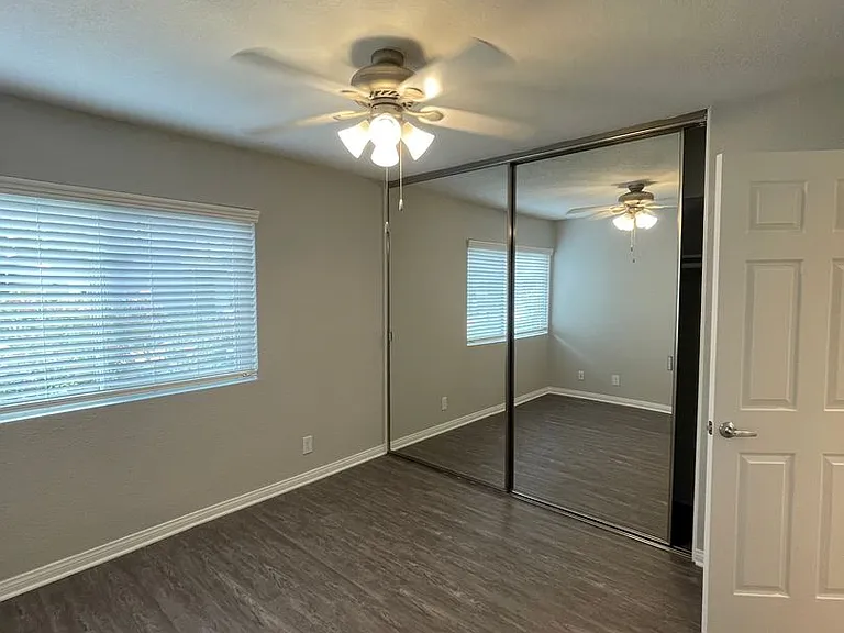 Park Plaza Apartments — Photo 97