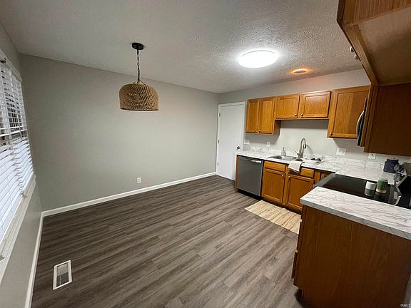 5th image of 2509 S Norman Ave