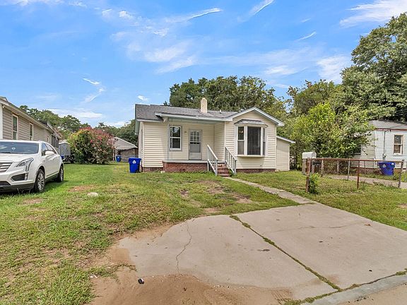 3rd image of 2330 Bailey Dr