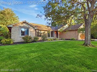 2390 Briar Creek Ln, Burton, MI 48509