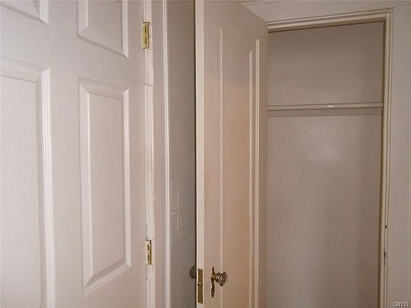 4th image of 1706 Park St