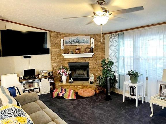 5th image of 131-3374 Maple Ave