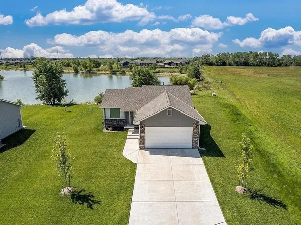 2341 W Country Lakes St, Haysville, KS 67060