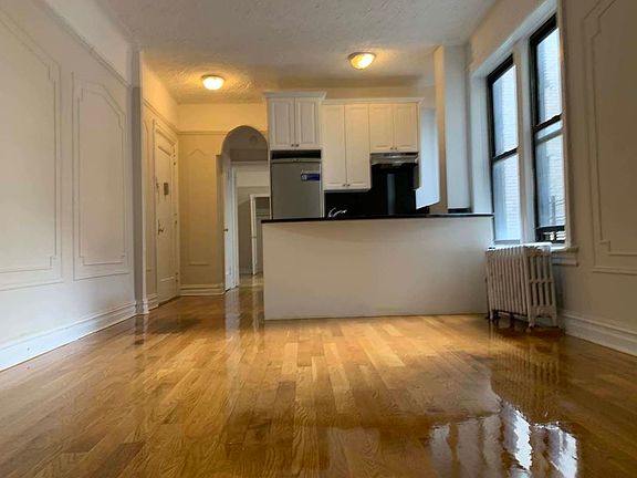 4th image of 45-35 44th St #3C