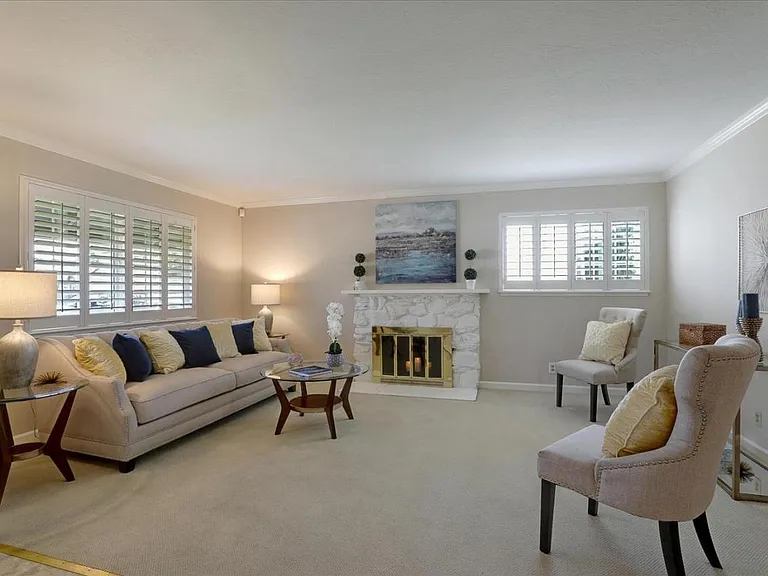 202 Belden Dr — Photo 1