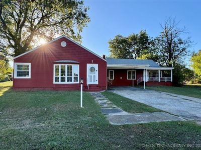 523 S 3rd St, Okemah, OK, 74859