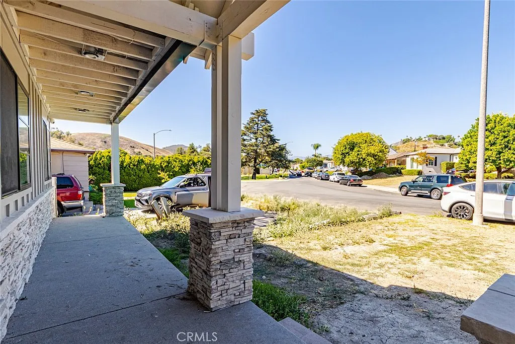 3 bed, 1700 sqft, $6,500 — Photo 2