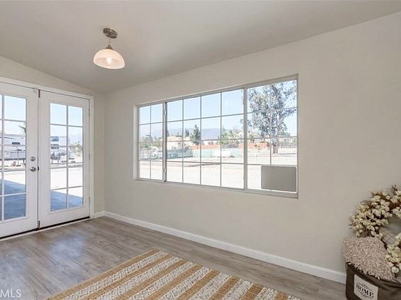 3rd image of 16964 Mount View Ave