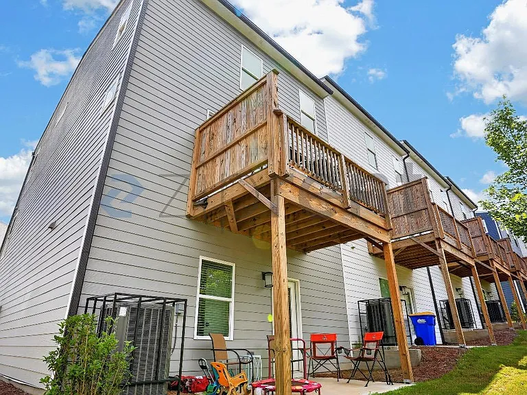 1455 Creekside Cir NW — Photo 4