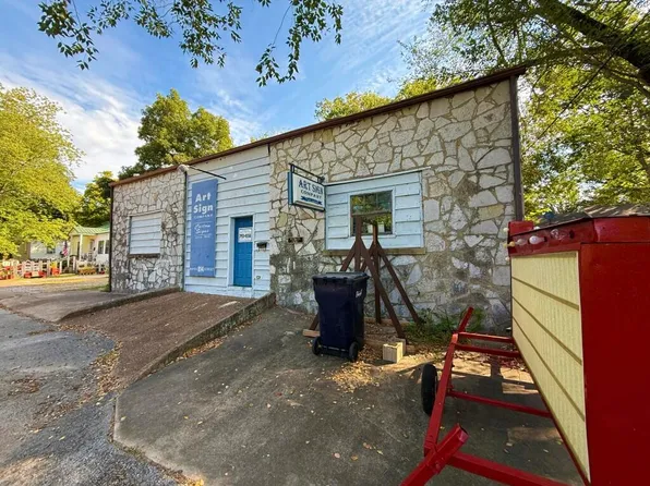 814 Bayou St, Batesville, AR 72501