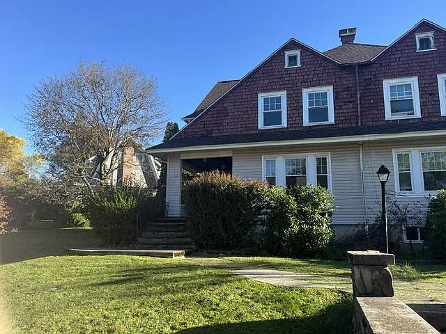 3 bed, 1.5 bath, $1,150 — Photo 2