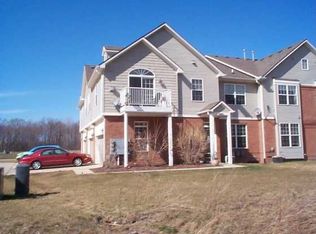 29861 Trail Creek Dr, New Boston, MI 48164
