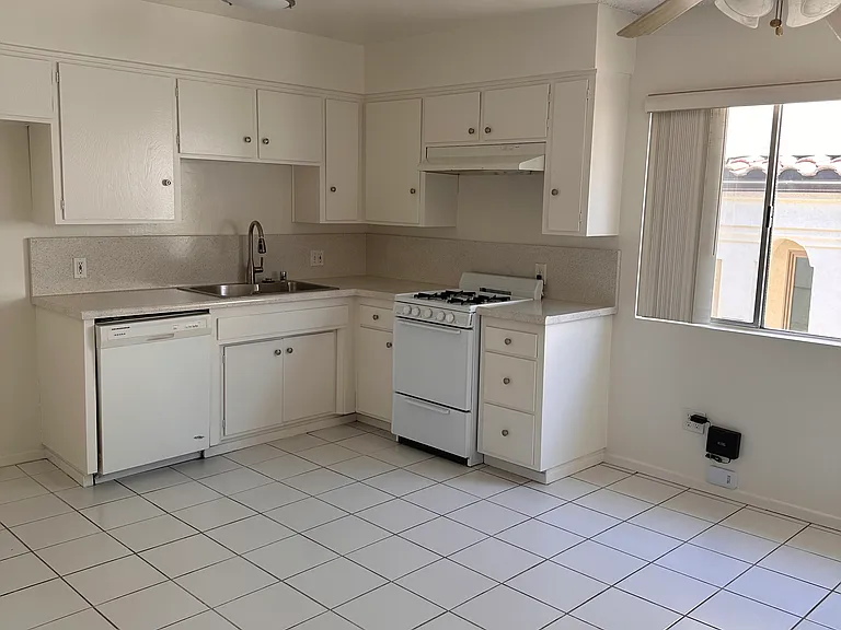 421 Indiana St #9 — Photo 6