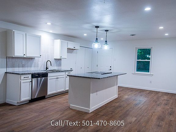 5th image of 1037 Clifton St