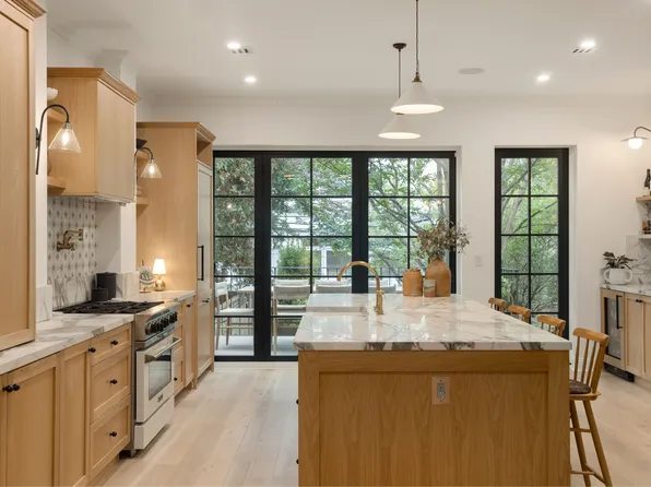 309 Pacific Street image 3 of 21