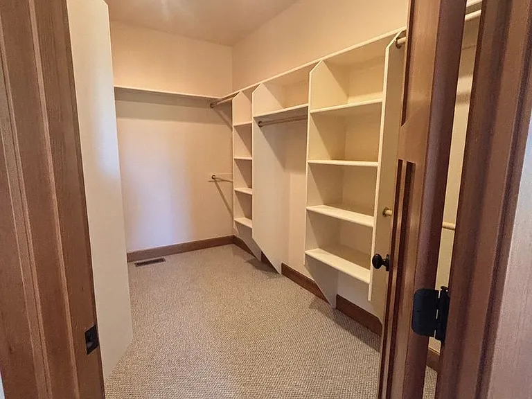 135 Emrie Ln — Photo 26