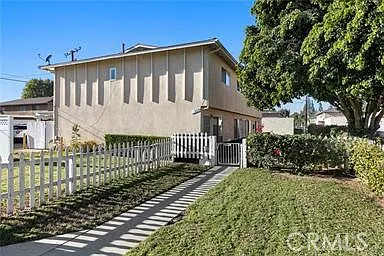 928 N Vicentia Ave #C Photo 1