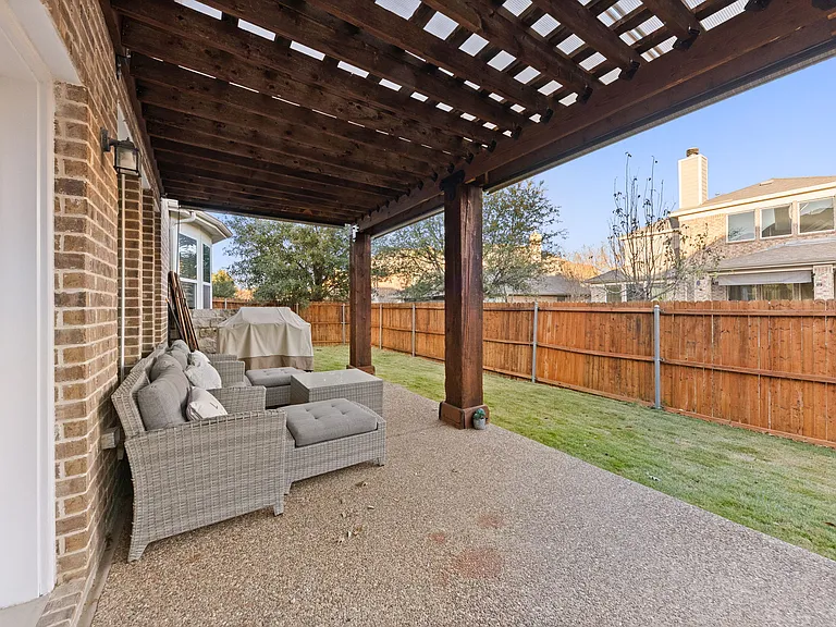15520 Mayflower Trl — Photo 31