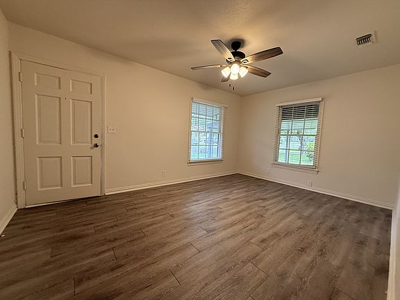 2nd image of 4909 Roanoke St