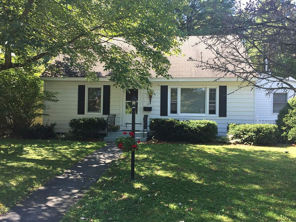 1st image of 15 Dixon Ct