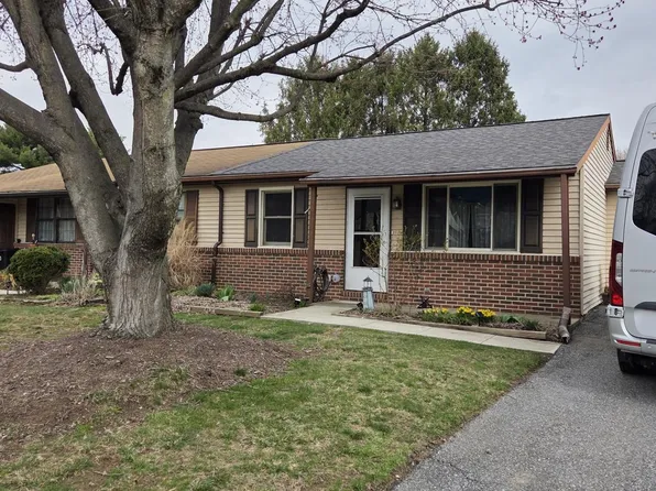 17 Turnbridge Dr, Lancaster, PA 17603