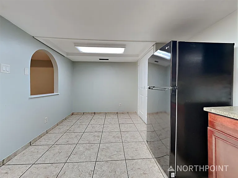 1504 Carnation Dr — Photo 6