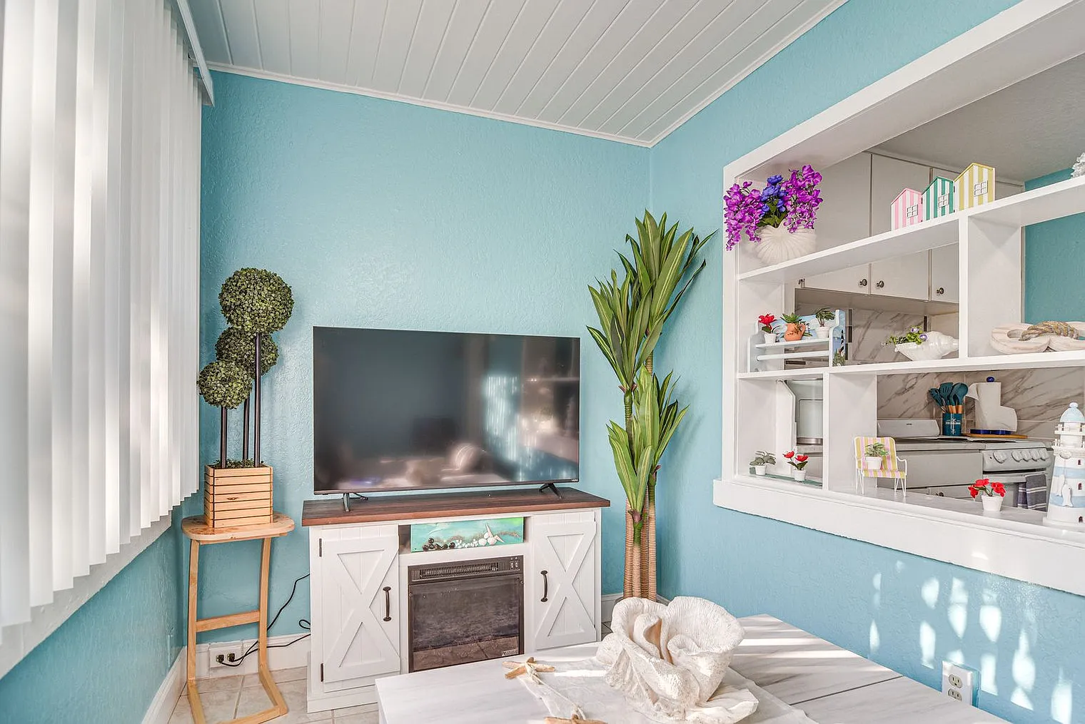 1 bed, 1.0 bath, 495 sqft, $2,322 — Photo 2