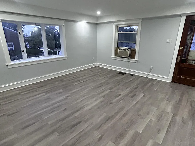 1400 Beaumont Ave — Photo 4