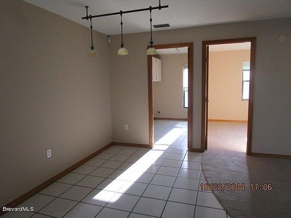 3rd image of 440 Island Oaks Pl