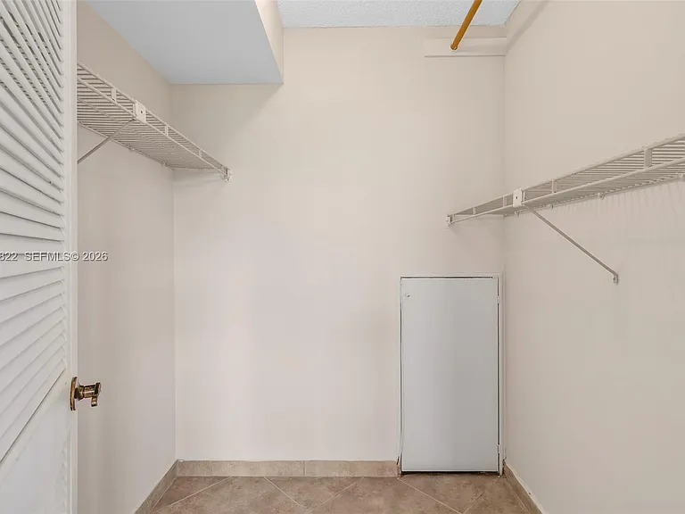 9820 S Hollybrook Lake Dr #106 — Photo 15