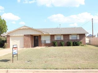 1626 SE Clover Ln, Lawton, OK 73501