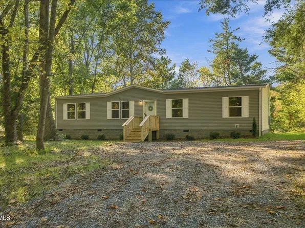 135 Hallborough Dr, Jonesborough, TN 37659