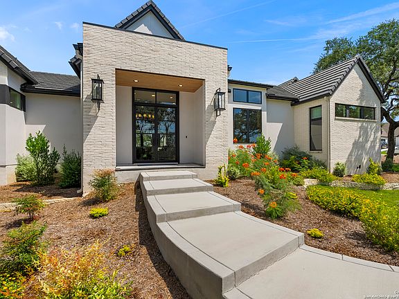 2nd image of 8191 Blue Oak Way