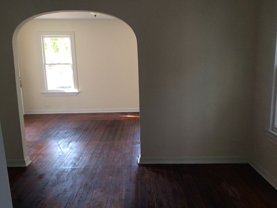 2nd image of 1111 Chicago Blvd