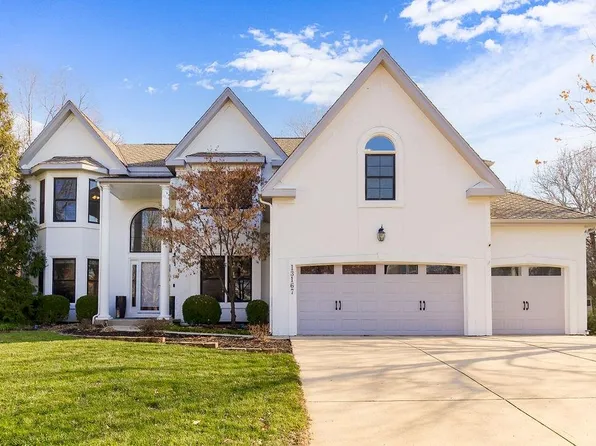 13167 Rosewood St, Overland Park, KS 66209