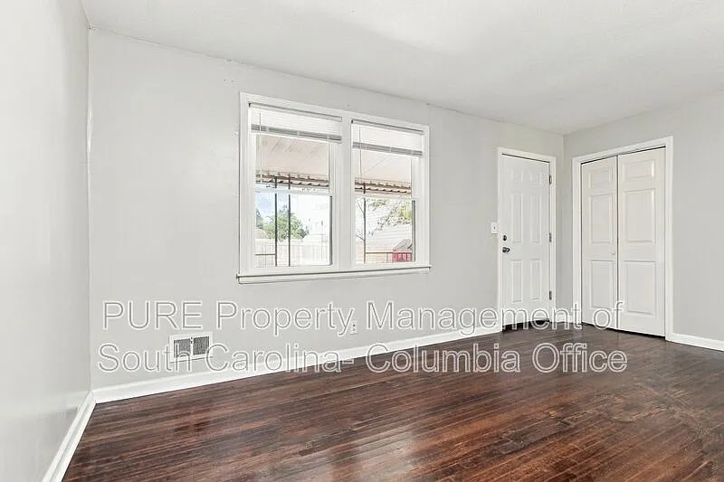 2 bed, 1.0 bath, 900 sqft, $1,125 — Photo 3