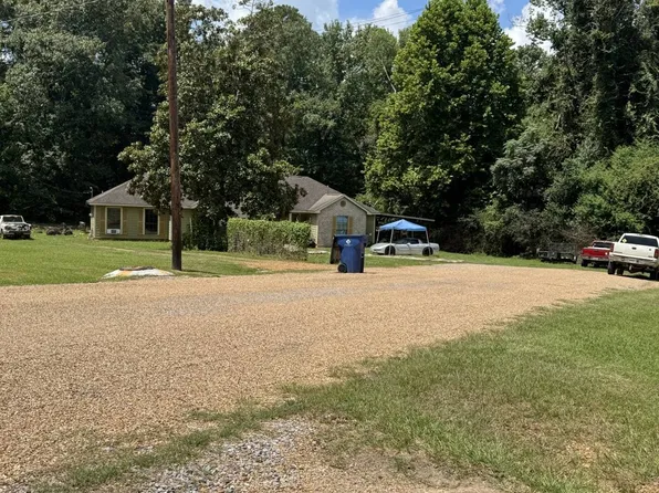 973 Pear St, Jena, LA 71342