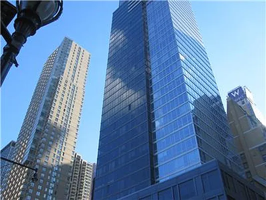 Rented by R New York | media 2