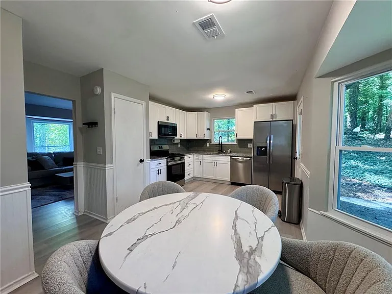 3814 Whaley Ct — Photo 6