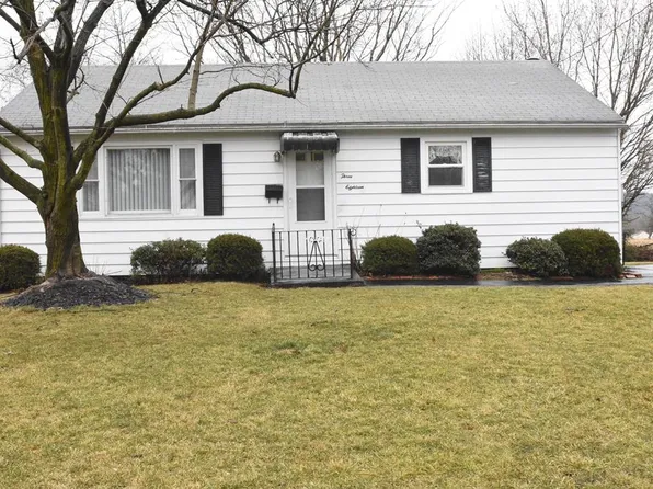 318 Eisenhart Pl, Horseheads, NY 14845