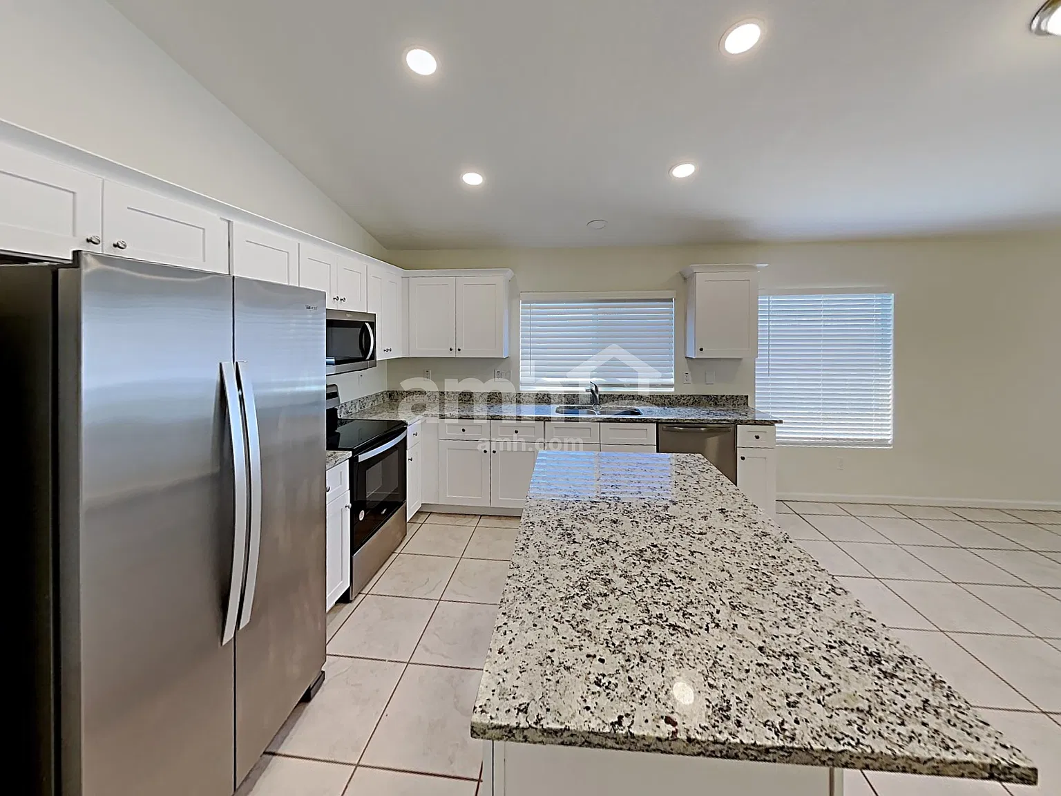 3 bed, 2.0 bath, 1691 sqft, $2,340 — Photo 3