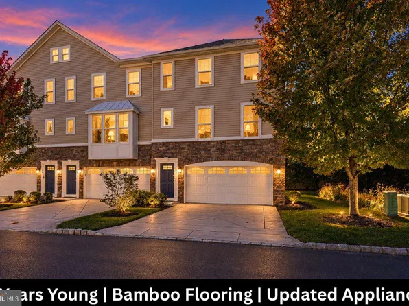 25 Regency Ct, Cherry Hill, NJ 08002