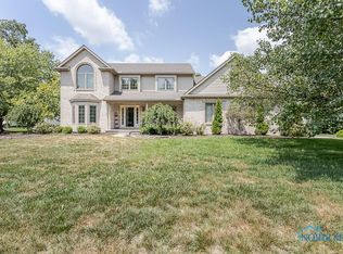 8840 Linden Lake Rd, Sylvania, OH 43560
