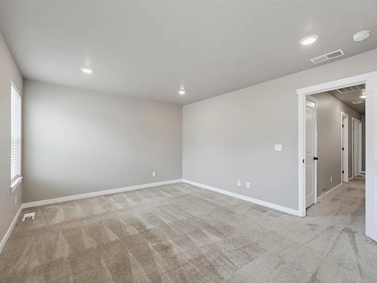 831 Burwood St SE — Photo 29