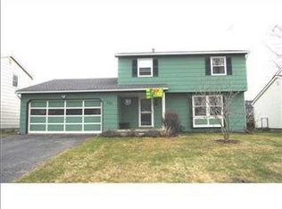 323 Woodsong Ln, Rochester, NY 14612