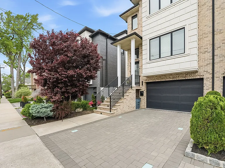 391 Lincoln Ave — Photo 41