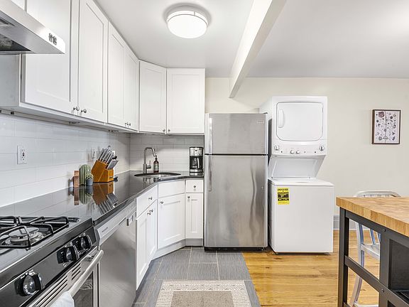 4th image of 346 Chauncey St #1
