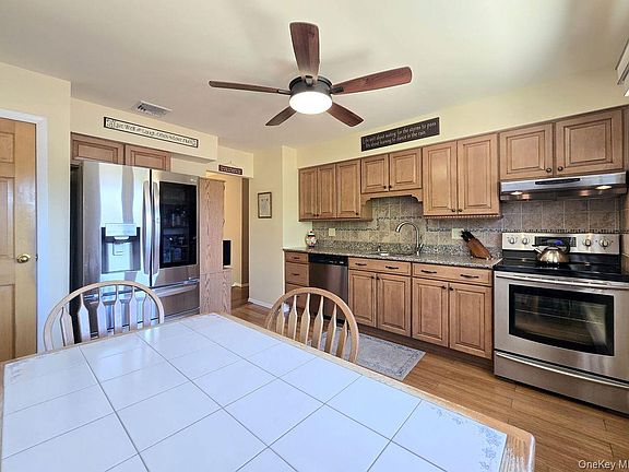 3rd image of 76 Webster Avenue